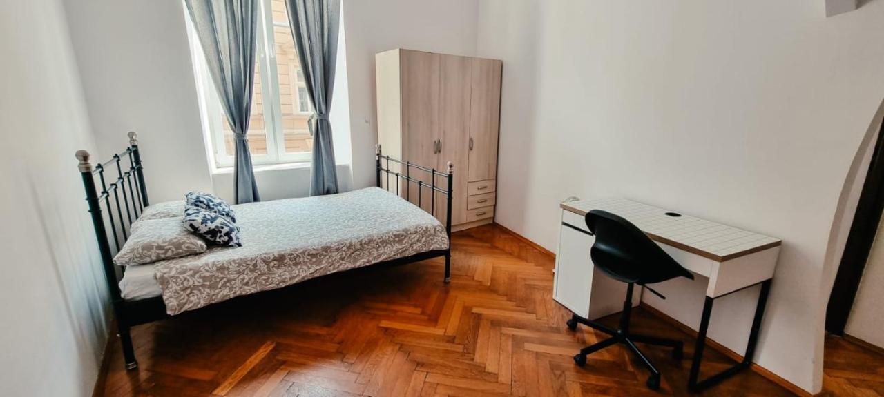 كراكوفيا Batorego Apartment المظهر الخارجي الصورة