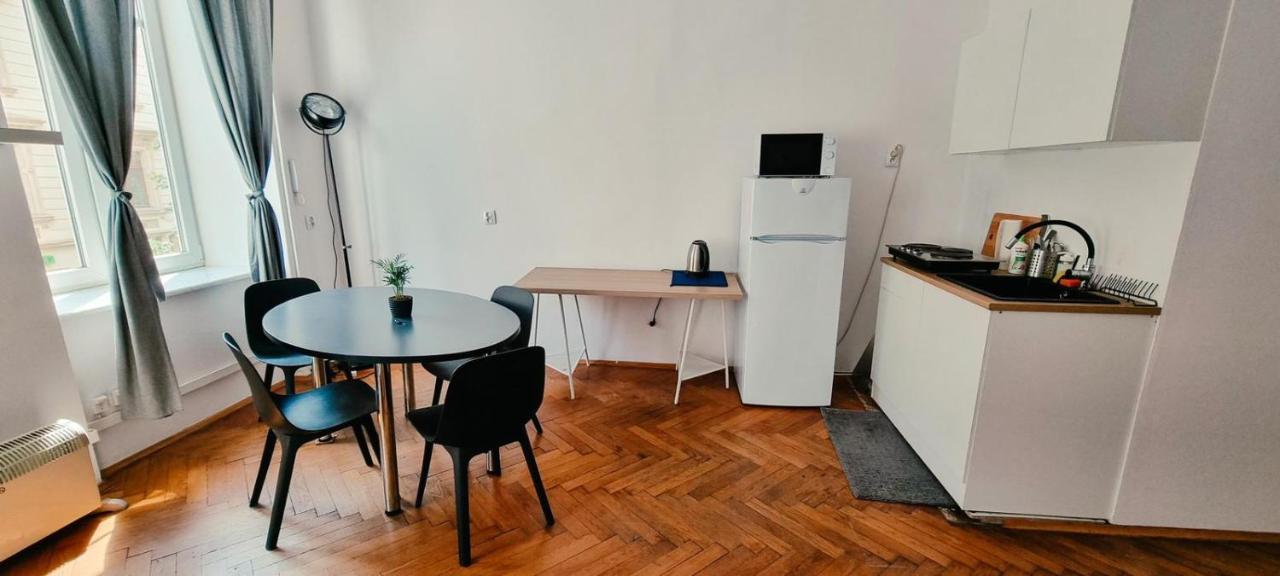 كراكوفيا Batorego Apartment المظهر الخارجي الصورة