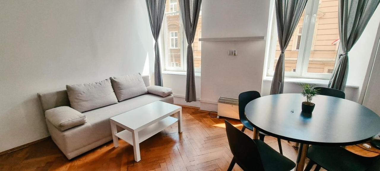 كراكوفيا Batorego Apartment المظهر الخارجي الصورة